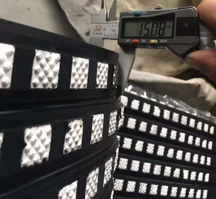 Bekleding van de transportband de Rubber Ceramische Katrol met Koude die Cn Laag vulcaniseren Plakkend