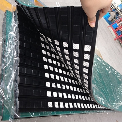 Cn Ceramische Rubberbekleding de Plakkend van de Laagkatrol voor Transportbandsysteem