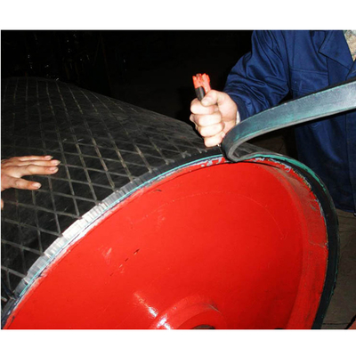 Kleine Diamond Groove Rubber Conveyor Pulley-Bekleding met Laag Plakkend